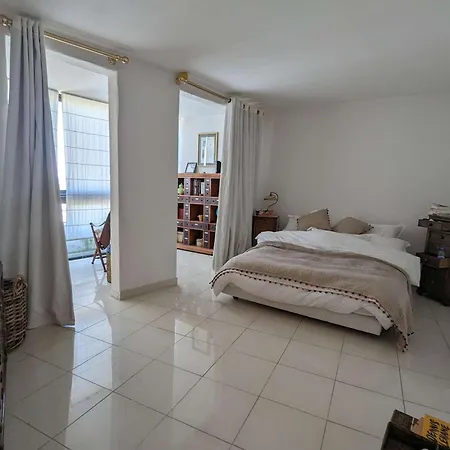 Apartment T4 Spacieux Avec Terrasse Et Vue Panoramique, Parking Inclus - Fr-1-250-286